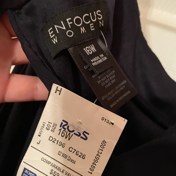 Women’s Dress Size 16W. NWT - Picture 3 of 3